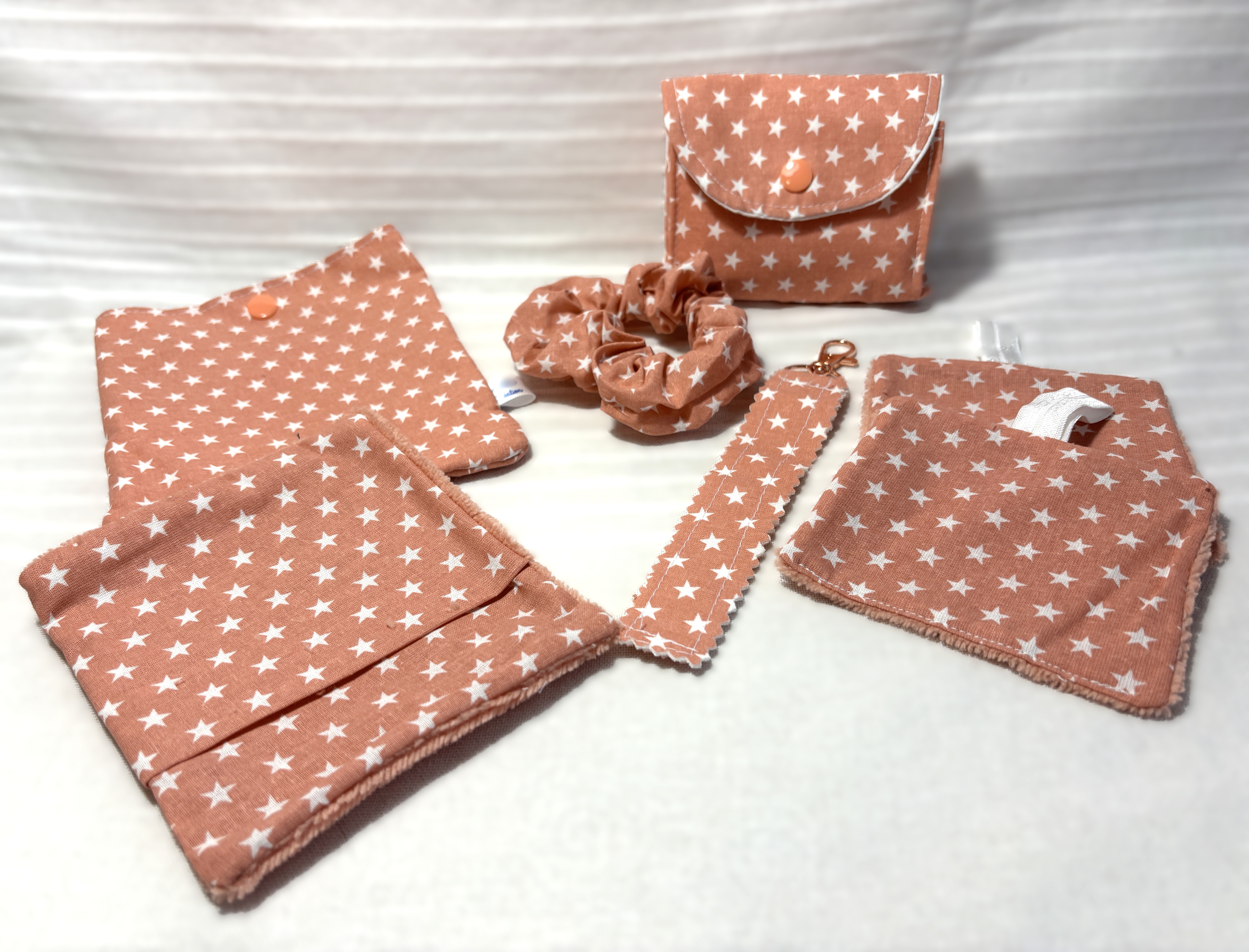 les étoiles sur fond saumon